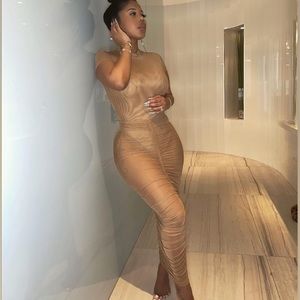 MESH SEND NUDES SET BY MINAA MONROE